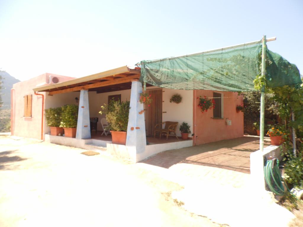 Villa L'Oleandro Oliena Ngoại thất bức ảnh