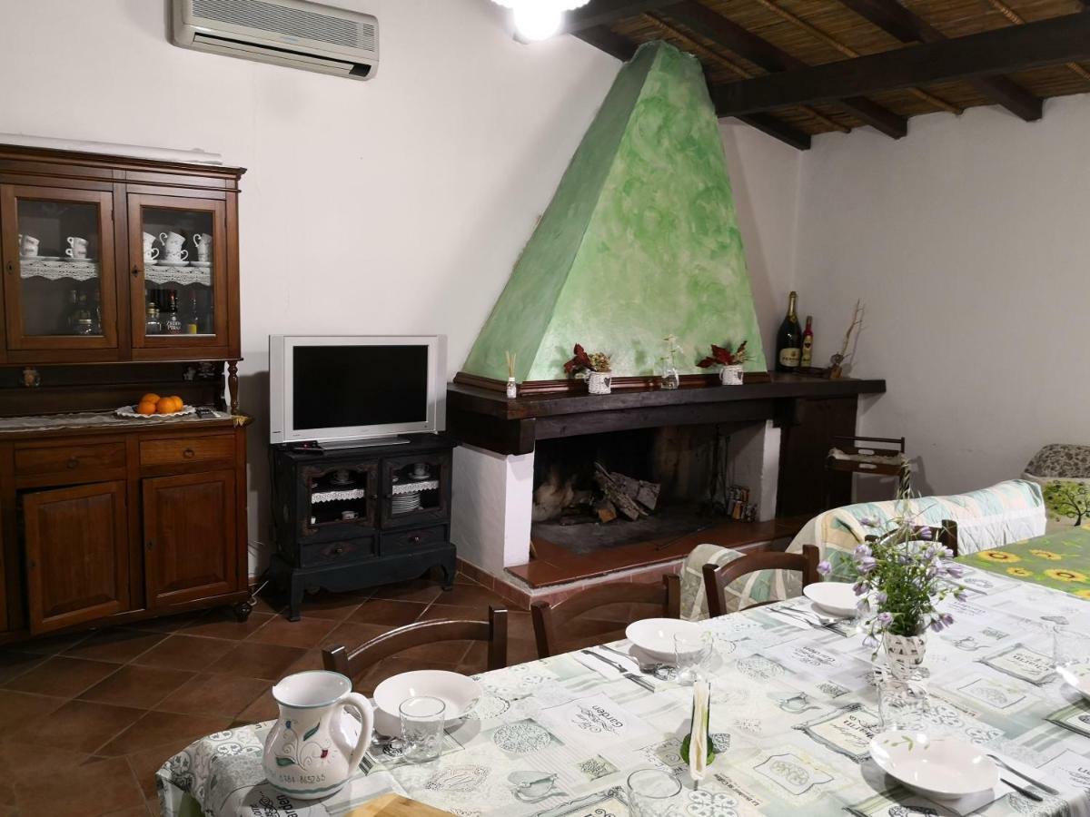 Villa L'Oleandro Oliena Ngoại thất bức ảnh